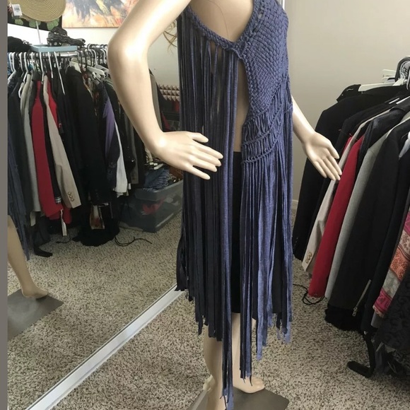 Elan Rare Behemian fringe top, fits M or L NWOT - Picture 2 of 4